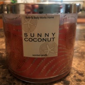 Bath and Body Works Candle Sunny Coconut